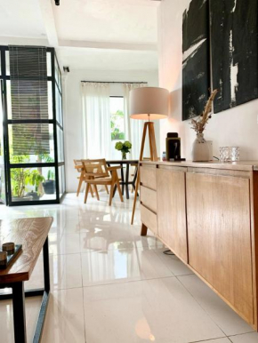 Aesthetic Villa Central Canggu With an Office